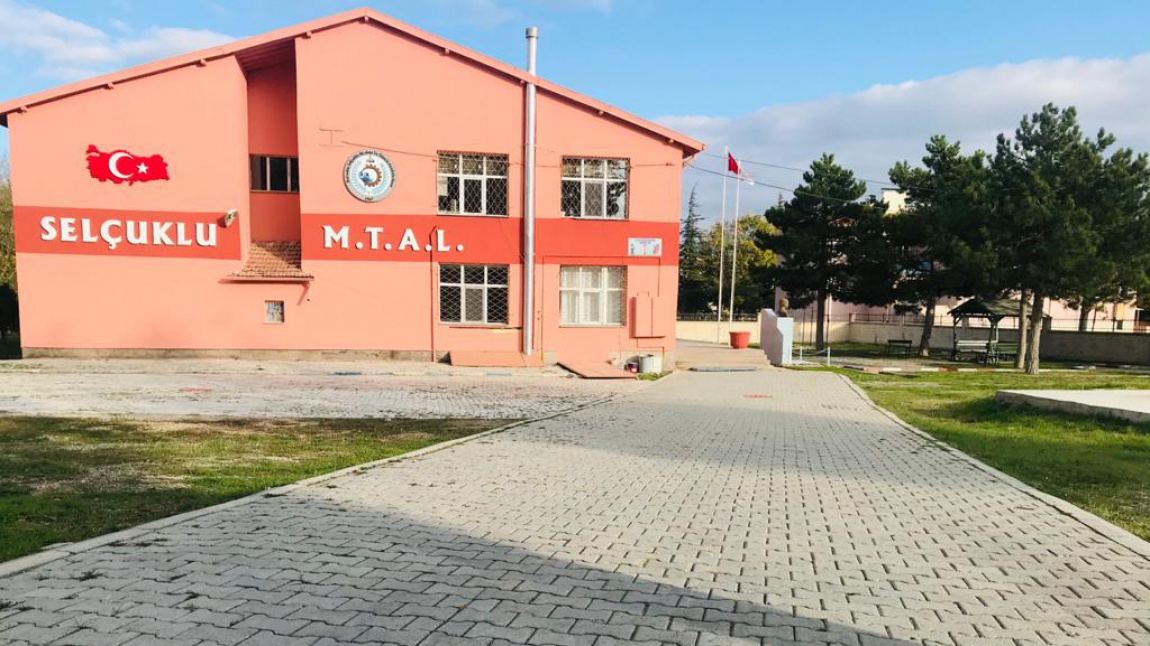 Bolvadin Selçuklu Mesleki ve Teknik Anadolu Lisesi Fotoğrafı